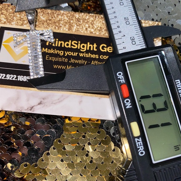 Genuine Swarovski Crystal initial pendant. 10k white gold vermeil, t initial - Picture 5 of 5